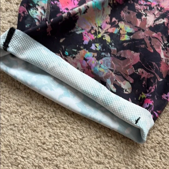 Lululemon Multicolor Floral Running Shorts 6 - Picture 4 of 8